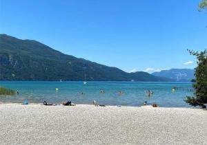 Appartements Studio moderne et lumineux centre ville Aix les Bains : photos des chambres