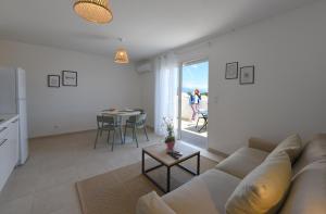 Appartements Residence Marina di Bravone - appartement 6 personnes (5 adultes max.) 1er etage N152 : photos des chambres
