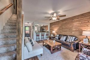 Family-Friendly Ruidoso Escape 2 Mi to Golf!