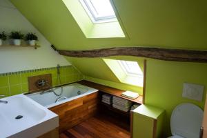 Maisons de vacances Beautiful 5-Bed House in Rilly-sur-Loire : photos des chambres