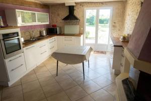 Maisons de vacances Beautiful 5-Bed House in Rilly-sur-Loire : photos des chambres