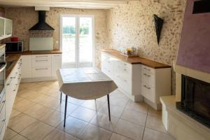 Maisons de vacances Beautiful 5-Bed House in Rilly-sur-Loire : photos des chambres