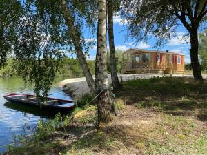 Villages vacances Les Etangs de la Bassee : photos des chambres