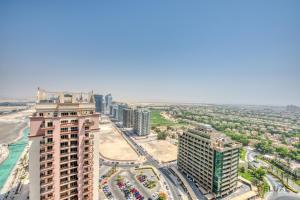 Homely 1BR at The Matrix Dubai Sports City by Deluxe Holiday Homes