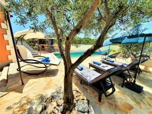 Villa Spark with heated pool in Rogoznica Zecevo - Zečevo