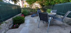 Apartma Žusterna za bazenom