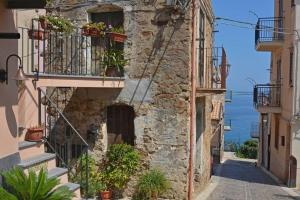 Donna Luna Terrazza S Ambrogio