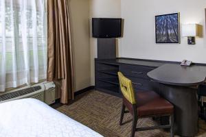 Suite room in Candlewood Suites Appleton an IHG Hotel