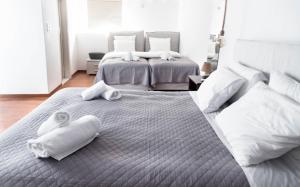 Mykonos Vibes Downtown Townhouse