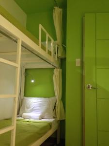 Crossroads Hostel Manila