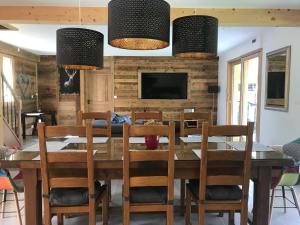 Chalets Chalet Barbara with swimming pool in the heart of Oisans : photos des chambres