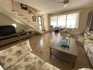 The Feelgood House with jacuzzi and ocean view