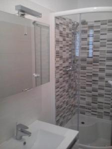 Apartments by the sea Supetarska Draga - Donja, Rab - 15983