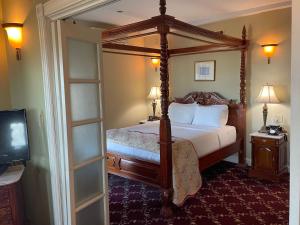 Deluxe Suite with Sea View room in Laingdon Hotel