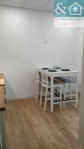 Appartements T1 Bis neuf climatise tout equipe #1 : photos des chambres