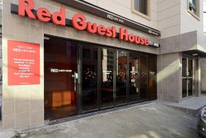 Red Guesthouse