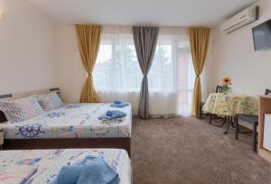 Kazlarov Guest House