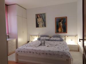 Happy House for Holiday Marina, Big Terrace with Sea View, free BBQ & Parking - Quiet Place
