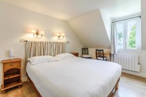 Hotels Hotel Le Clos Fleuri : Chambre Double Supérieure
