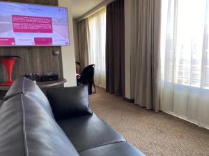 Hotels Best Western Premier Le Patio des Artistes Wellness Jacuzzi : photos des chambres