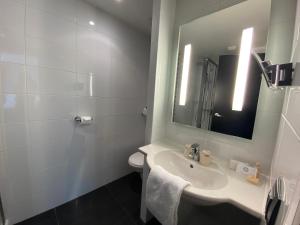 Hotels Best Western Premier Le Patio des Artistes Wellness Jacuzzi : photos des chambres