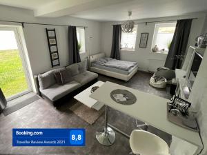 W1 - Kontaktloser 24h CHECK IN, W-LAN, Netflix, Parkplatz, Küche, Boxspring-Bett