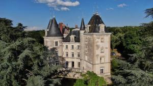 B&B / Chambres d'hotes Chateau de Saint Bonnet les Oules : photos des chambres