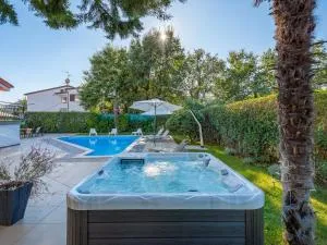 Villa Martimar with pool and hot tub in Istria - Rošini