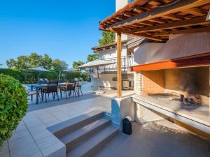 Villa Martimar with pool and hot tub in Istria