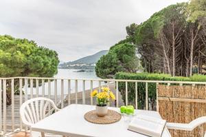 Apartment with Sea View room in Apartaments Falcó