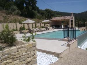 Villa Carrera