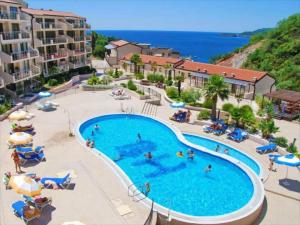Beauty apartment in Blue star complex Pržno Montenegro