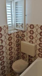 Apartment in Tisno with sea view, balcony, air conditioning, WiFi (4874-3)