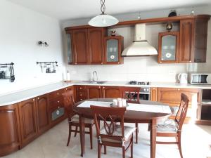 Apartment in Brela with sea view, balcony, air conditioning, WiFi (4962-3) 