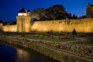 Maisons de vacances Nuit insolite sur la presqu'ile de Rhuys : Maison 2 Chambres