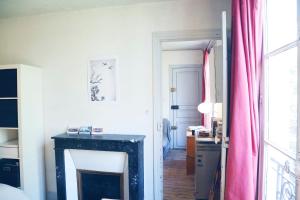 Charming Bright Apartment Near Montmartre