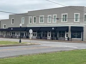 Meadows Hotel - McKenzie