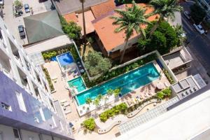 Flat The Expression 1210