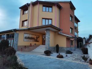 Хотел АЛЕКСАНДЪР - 2hvězdičkové hotely ve městě Pavel Banja