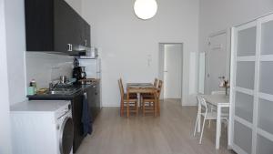 Roosevelt Apartments.