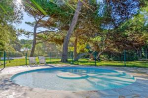 Appartement en résidence privée, face à la mer avec accès direct plage