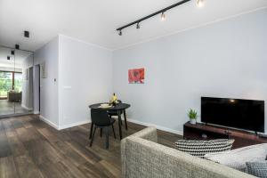 Maraton Gardens Apartments by Renters