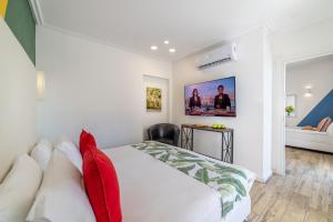Deluxe Triple Room room in Paamonim Hotel Jerusalem