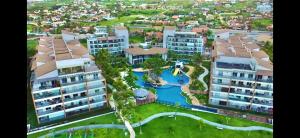 Beach Living - Porto das Dunas - Ap Terreo 200m Beach Park PÉ NA AREIA