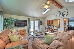 Pet-Friendly Flagstaff Home with Mountain View - 3hvězdičkové hotely ve městě Flagstaff