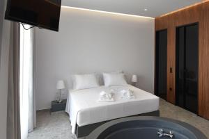 Rose n Stone, King, Luxury Houses