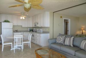 Apartment room in Estero Beach & Tennis 505C by Kathy Nesbit Vacations