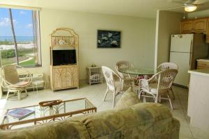 Apartment room in Estero Beach & Tennis 205A by Kathy Nesbit Vacations