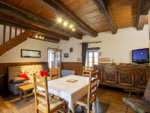 Maisons de vacances Gite Hautefort, 2 pieces, 2 personnes - FR-1-616-164 : photos des chambres