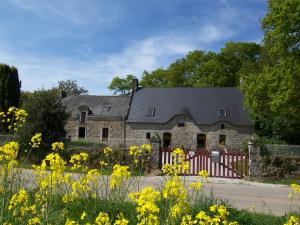 Maisons de vacances Grande maison avec piscine couverte et chauffee : photos des chambres